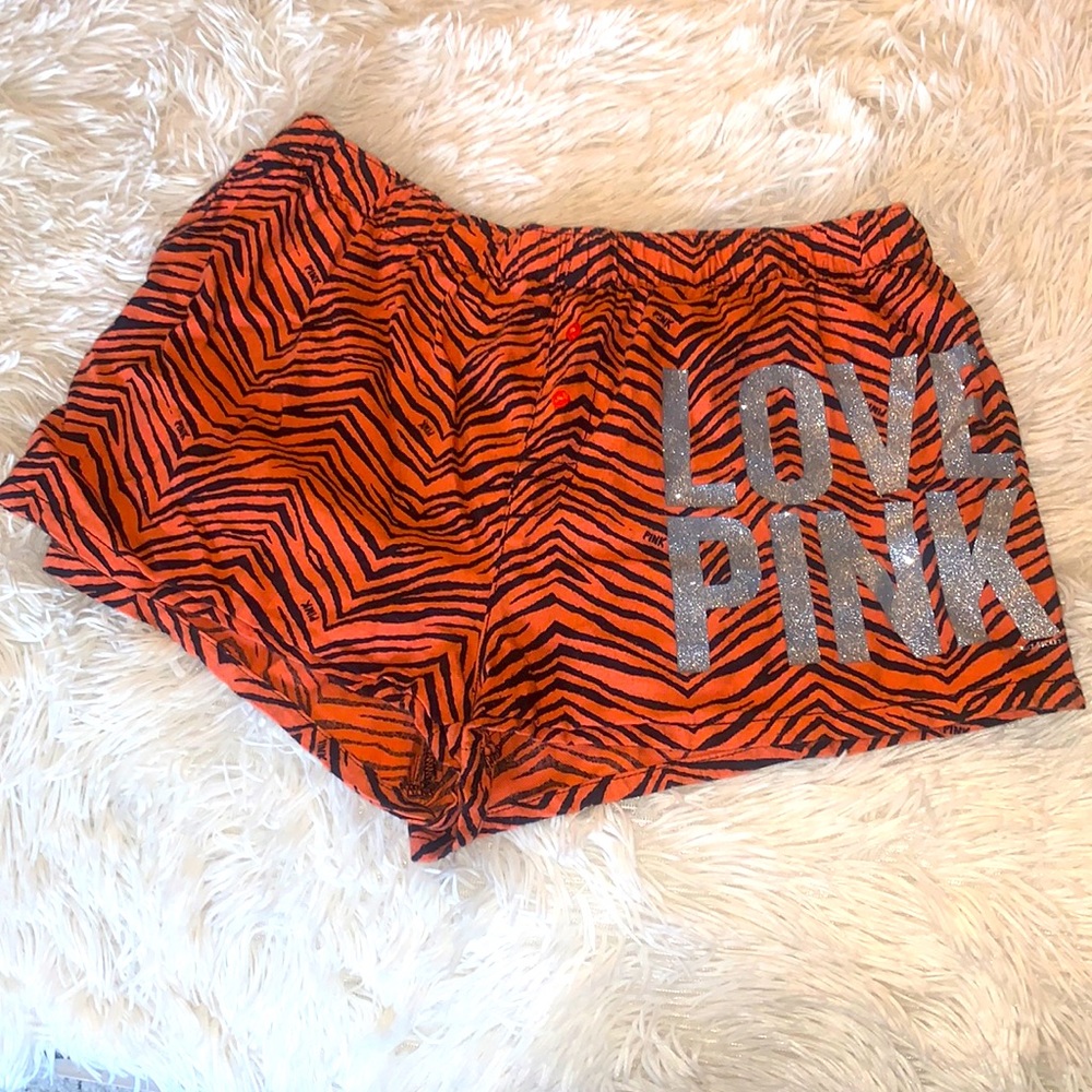 HTF VINTAGE VS PINK SHORTS 🧡🖤